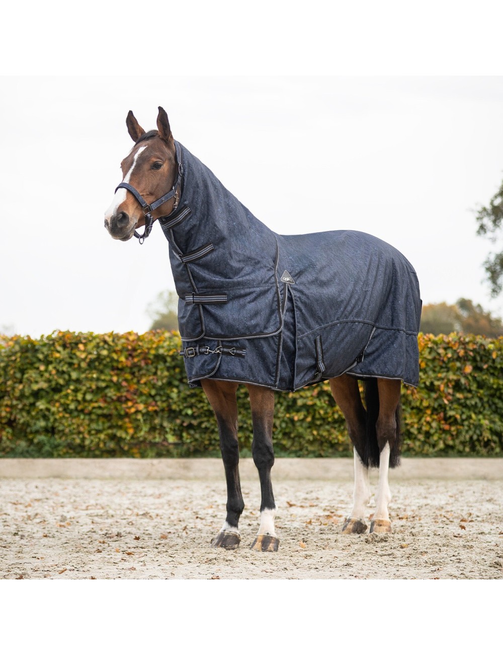 Couverture d’hiver 1200D 150 g avec Cou de Couverture – QHP